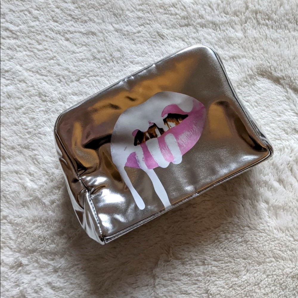 Kylie Cosmetics Holiday 2016 Makeup Bag